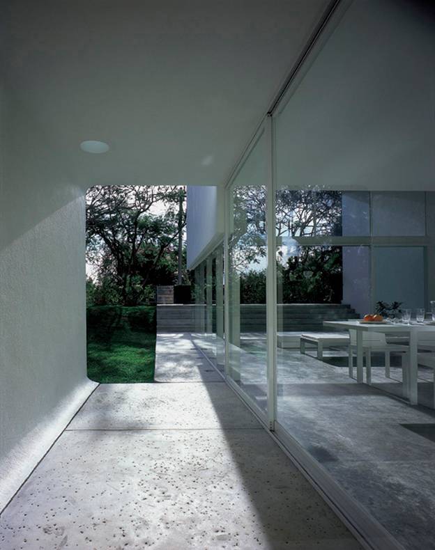 Природная красота виллы Suntro House по проекту Хорхе Хернандеса де ла Гарца