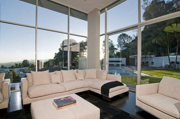красивый дом Вилла Nihgtingale («Соловей») в окрестностях Лос-Анджелеса