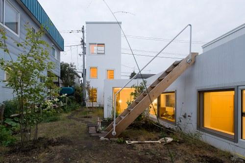 свой дом стиле минимализм по проекту Hiroshi Kuno + Associates