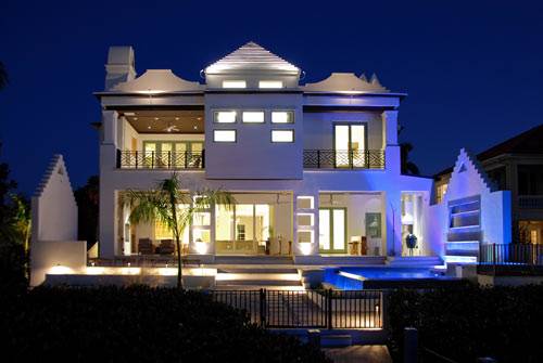 красивый и большой дом на побережье во Флориде