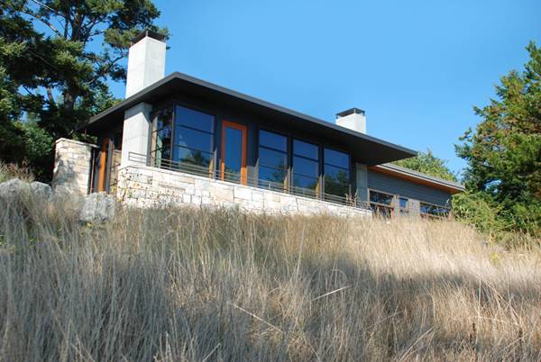 проект своего дома с видом на залив от Prentiss Architects