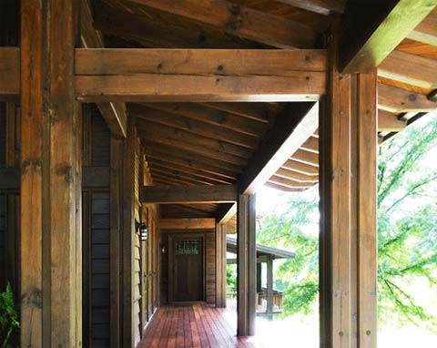 деревянный частный летний дом