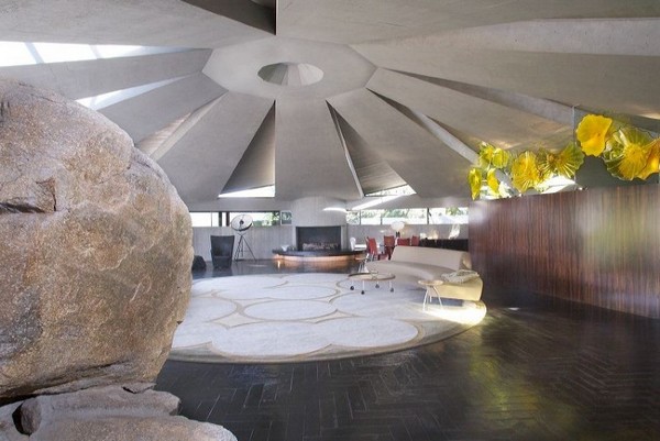 загородный сферический дом от Джона Лаутнера
