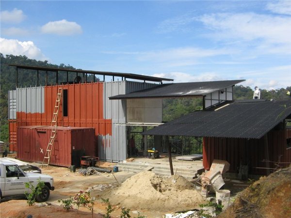 строительство дома из списанных контейнеров по проекту Anand Bungalow